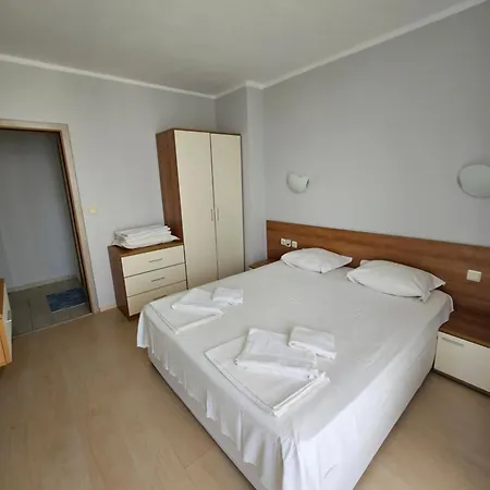 тристаен просторен с две отделни спални Hotel de apartamente *