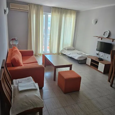 Hotel de apartamente тристаен просторен с две отделни спални *