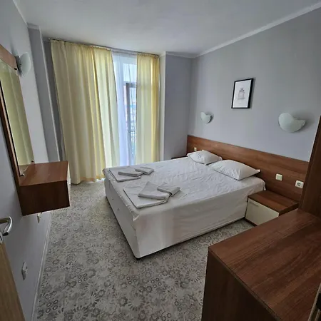 Hotel de apartamente тристаен просторен с две отделни спални