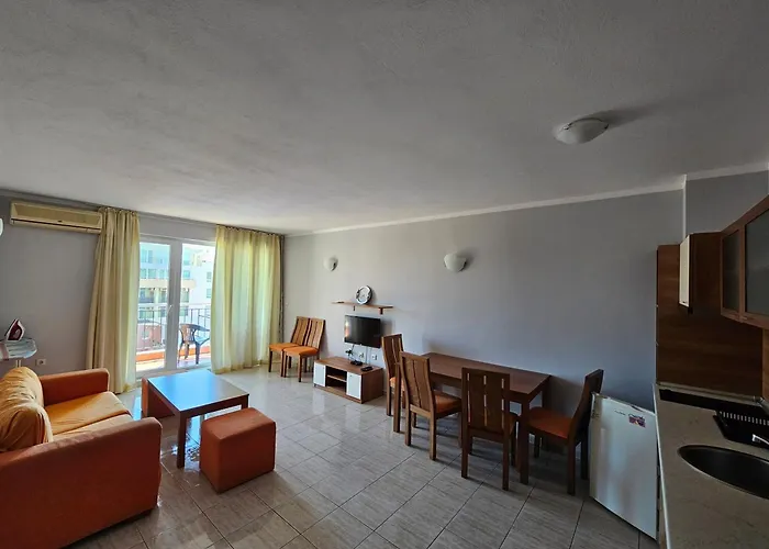 Апарт-готель тристаен просторен с две отделни спални