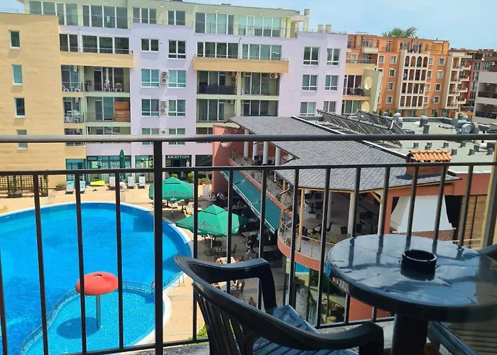 тристаен просторен с две отделни спални Апарт-готель *