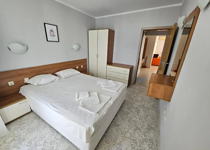 тристаен просторен с две отделни спални *