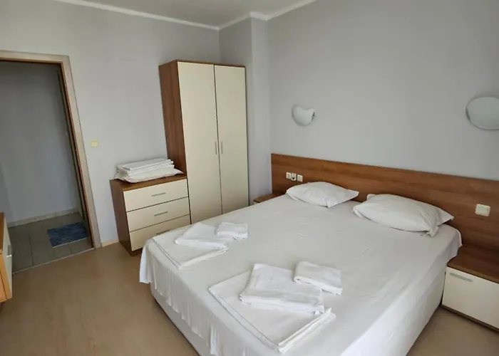 тристаен просторен с две отделни спални Appart hôtel *